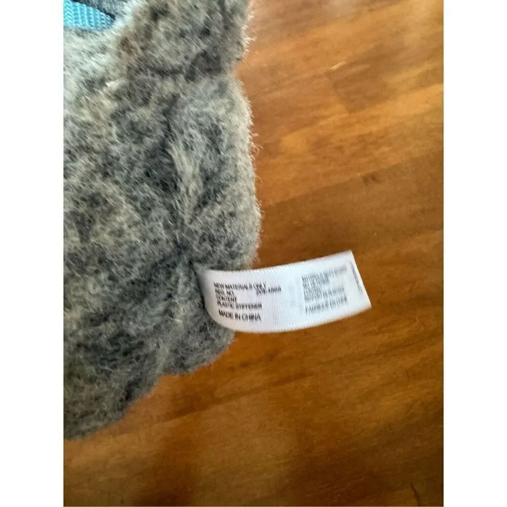 American girl, dog husky - Picture 4 of 4